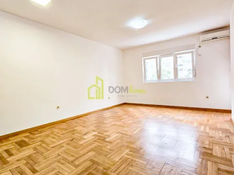 Prodaja, jednosoban stan, 50m², Pobrežje, Podgorica - image 2