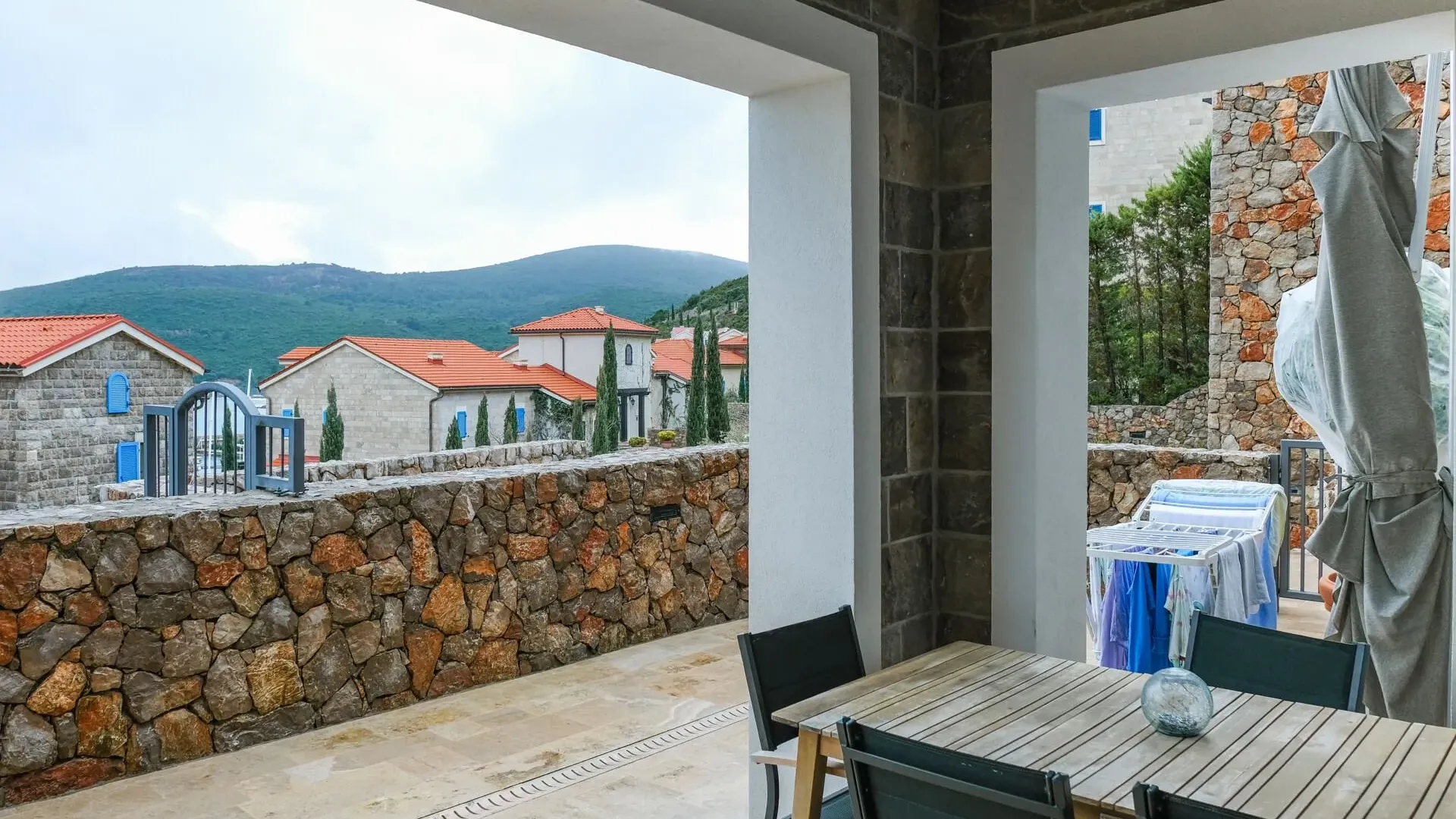 Prodaja, jednosoban stan, 90m², Luštica Bay, Tivat