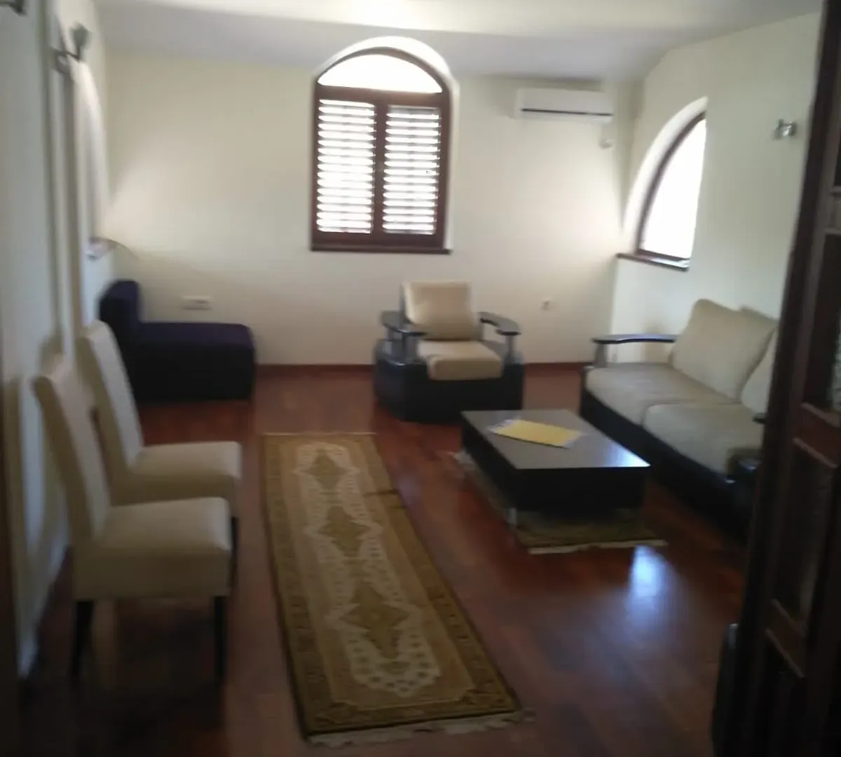 Prodaja, kuća, 340m², Tološi, Podgorica