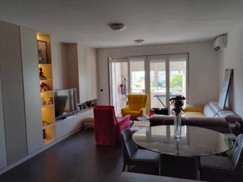 Prodaja, jednosoban stan, 73m², Centar, Bar - image 6