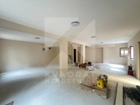 Izdavanje, poslovni prostor, 90m², Stara Varoš, Podgorica - image 6