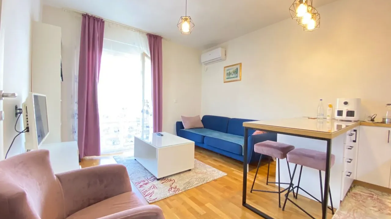 Izdavanje, jednosoban stan, 37m², Stari Aerodrom, Podgorica