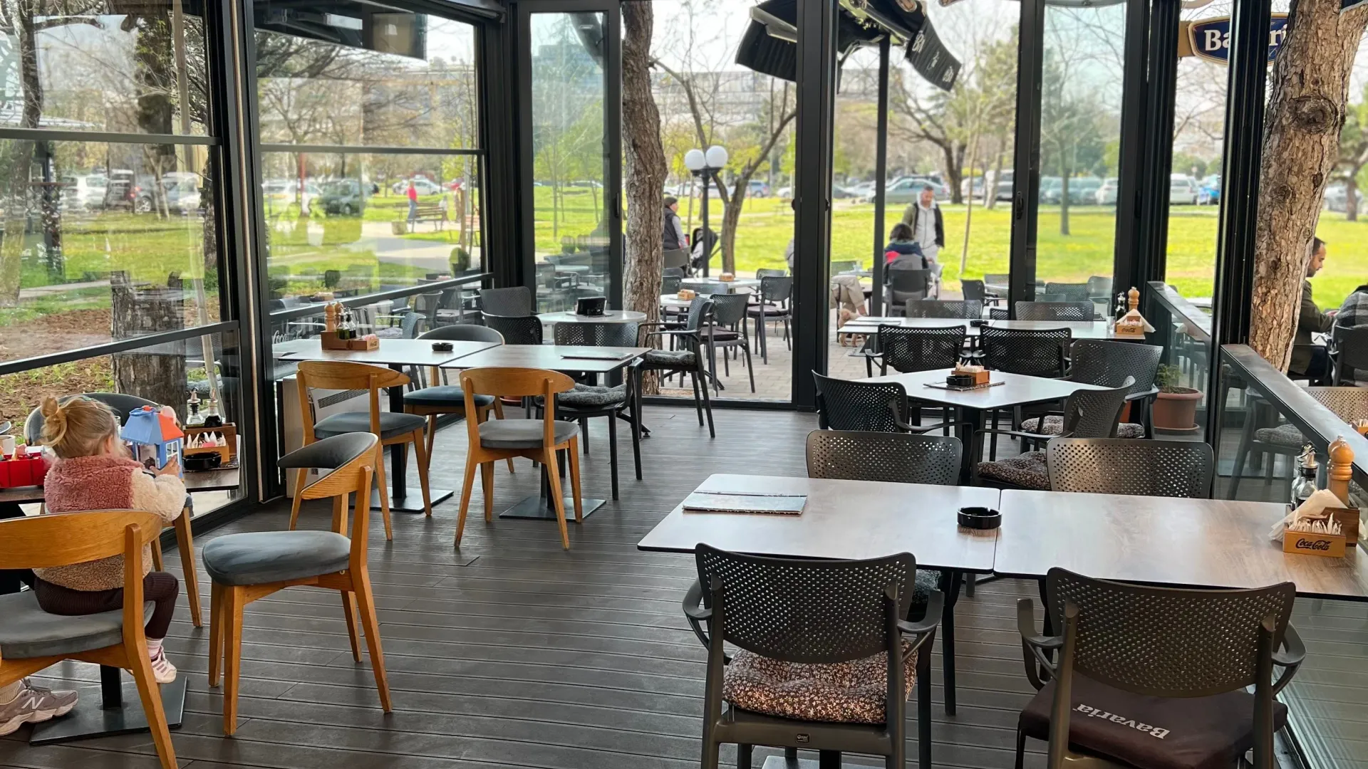 Sale, hospitality venue, 160m², Blok 5, Podgorica
