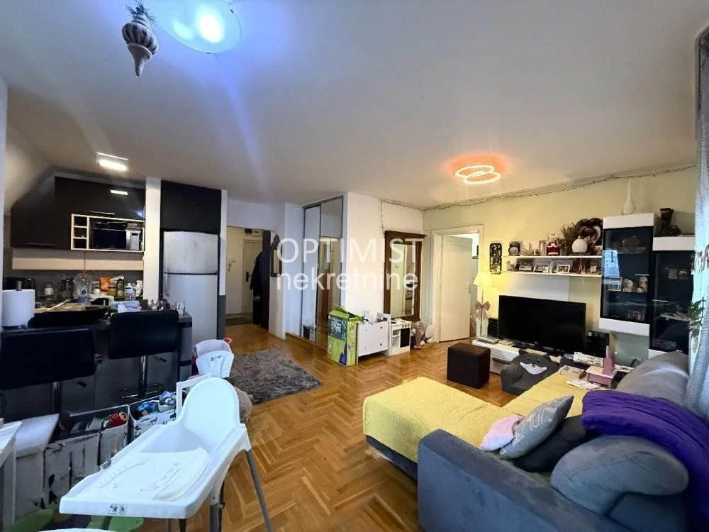 Sale, four bedroom apartment, 98m², Voždovac Sve Podlokacije, Beograd
