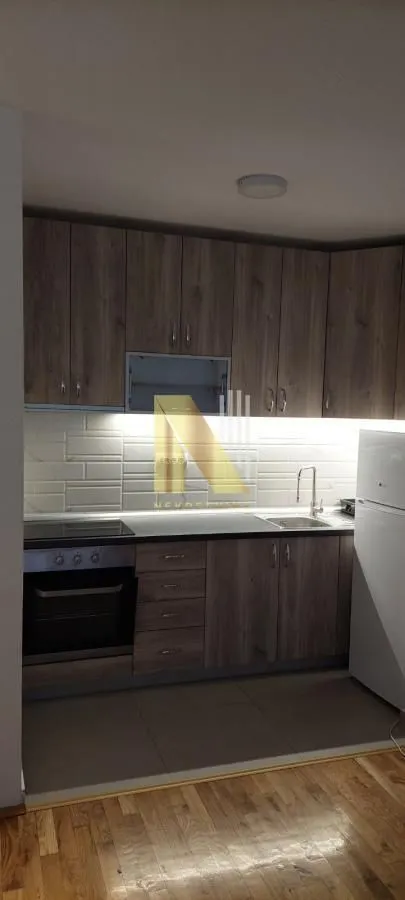 Izdavanje, jednosoban stan, 40m², Salajka, Novi Sad Sve Podlokacije
