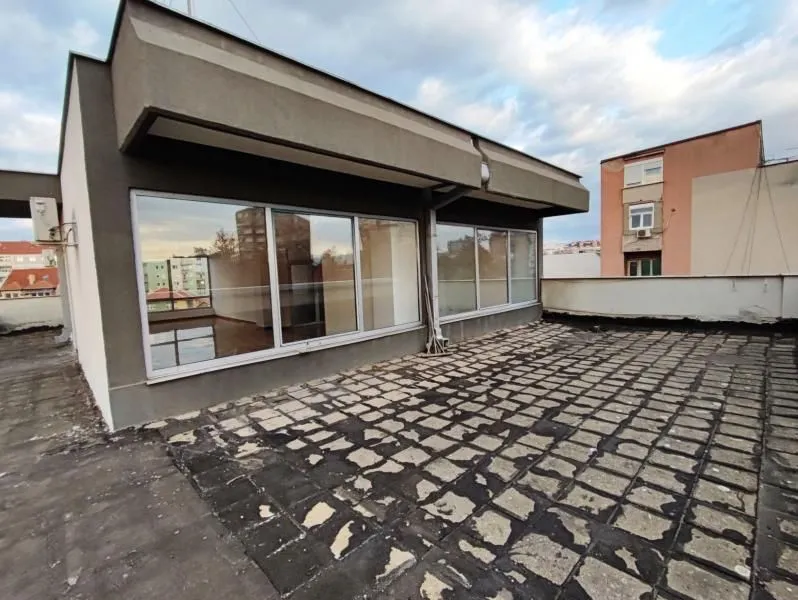 Rent, office space, 91m², Centar, Niš