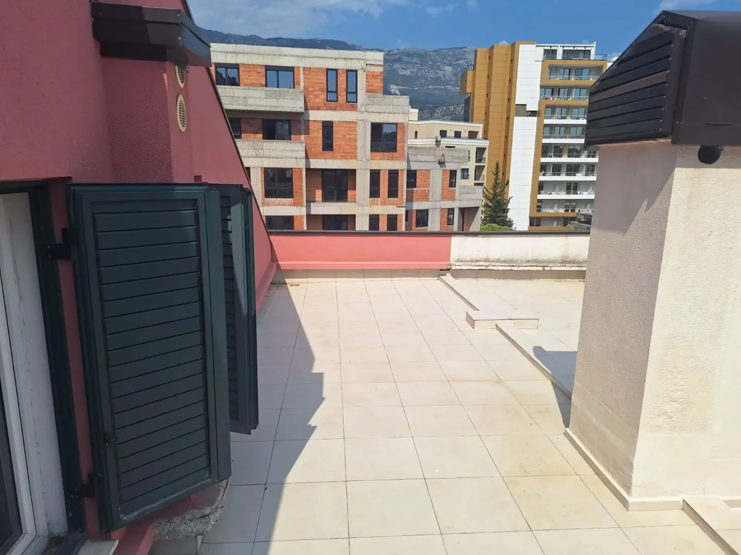 Rent, three bedroom apartment, 81m², Centar, Budva