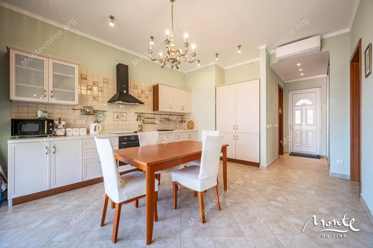 Prodaja, jednosoban stan, 63m², Orahovac, Kotor