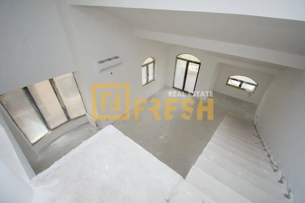 Prodaja, četvorosoban stan, 206m², Momišići, Podgorica