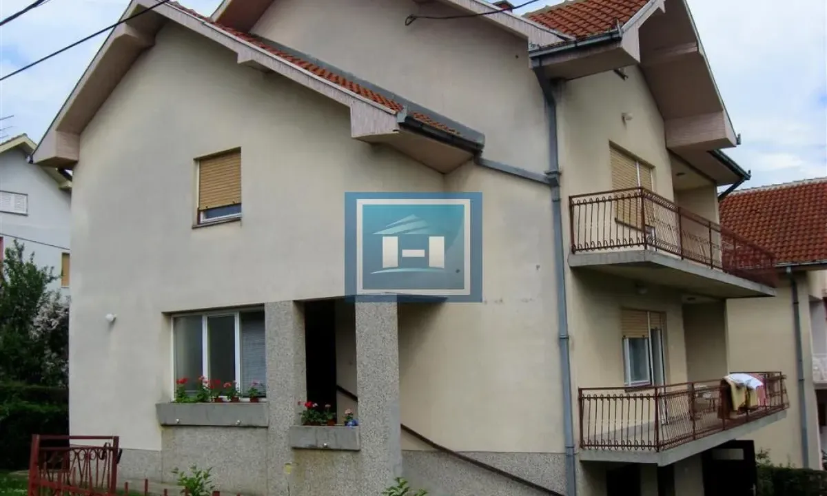 Sale, house, 220m², Centar, Vrnjačka Banja