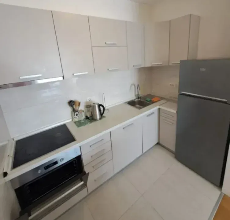 Izdavanje, jednosoban stan, 49m², Central Point, Podgorica