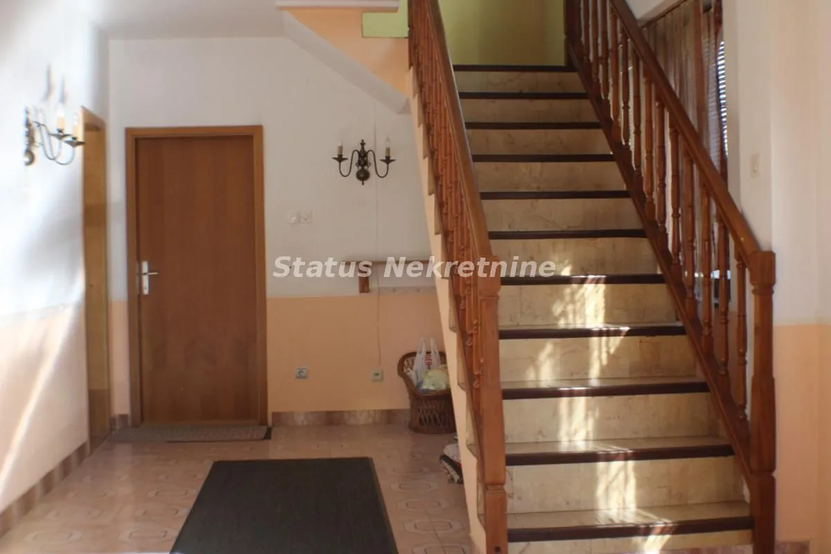 Prodaja, kuća, 372m², Bački Petrovac, Novi Sad