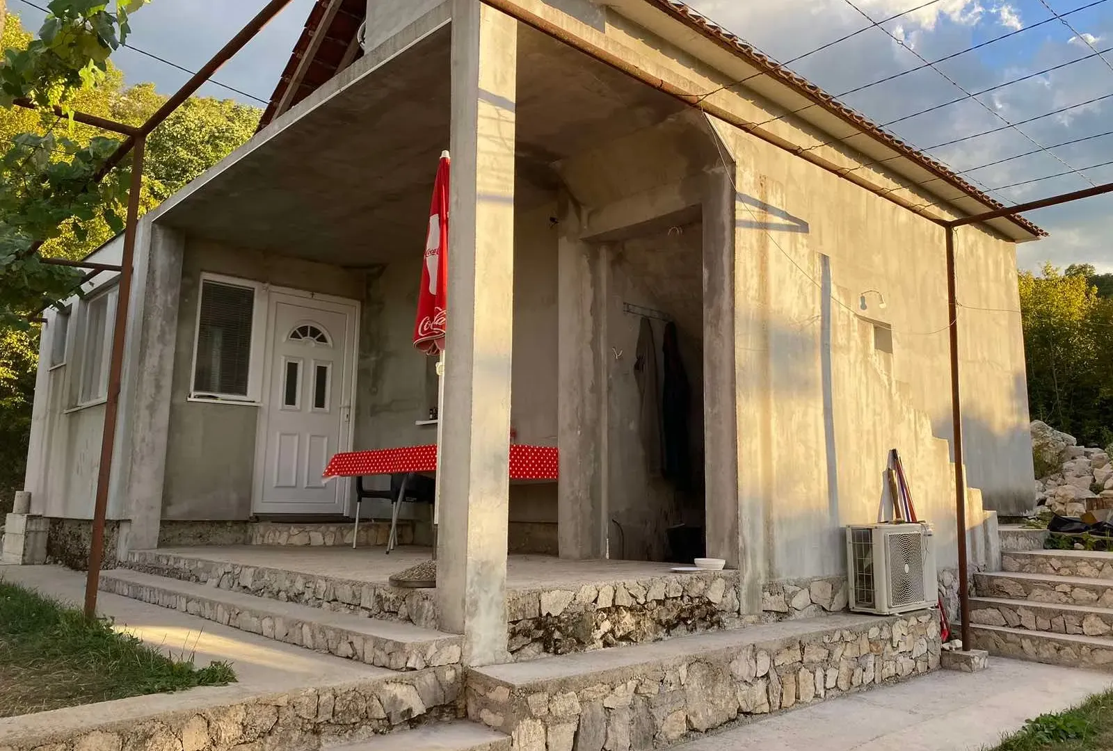 Prodaja, kuća, 134m², Ozrinići, Nikšić