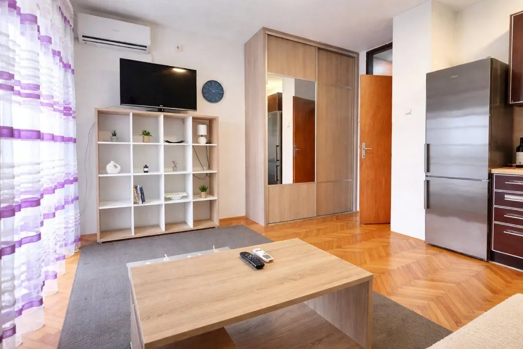Rent, studio apartment, 27m², Malo Brdo, Podgorica