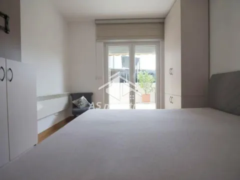 Izdavanje, trosoban stan, 90m², Savski Venac, Beograd - image 13