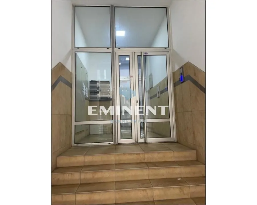 Izdavanje, dvosoban stan, 50m², Vračar Sve Podlokacije, Beograd