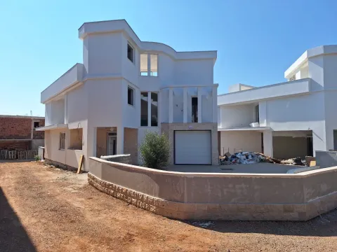 Prodaja, kuća, 467m², Kotor, Crna Gora - image 5