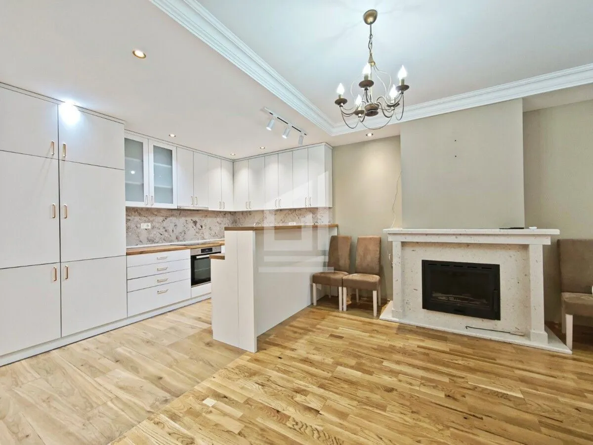 Izdavanje, kuća, 135m², Zlatica, Podgorica