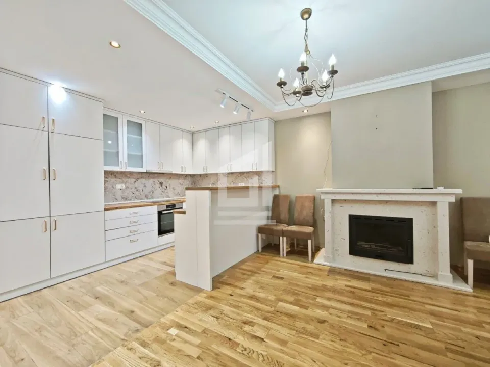 Izdavanje, kuća, 135m², Zlatica, Podgorica