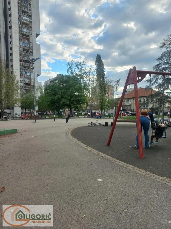 Prodaja, jednosoban stan, 42m², Zemun Sve Podlokacije, Beograd