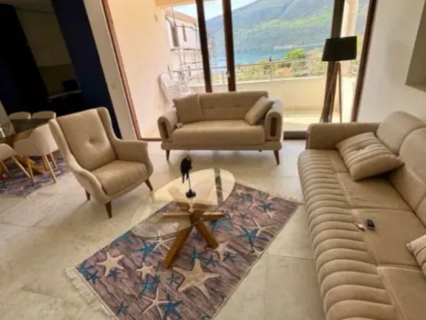 Izdavanje, dvosoban stan, 75m², Đenovići, Herceg Novi - image 2