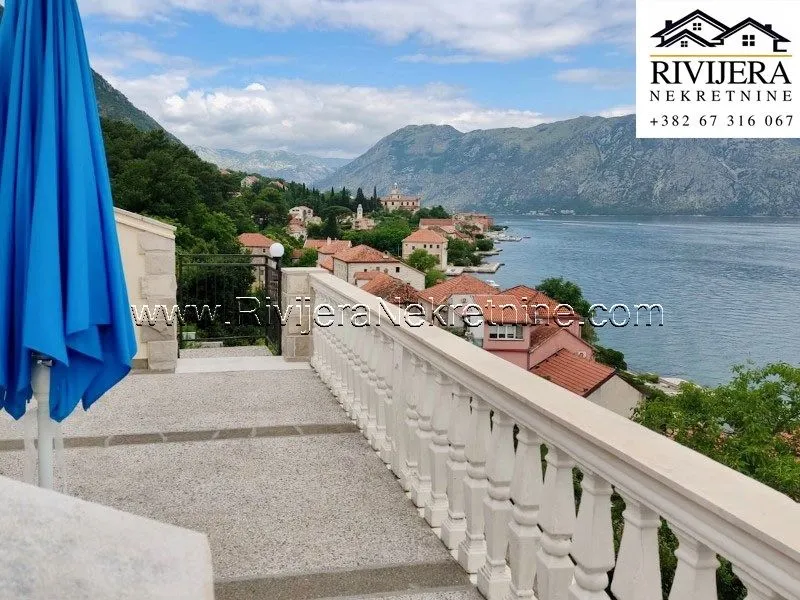Prodaja, četvorosoban stan, 112m², Prčanj, Kotor