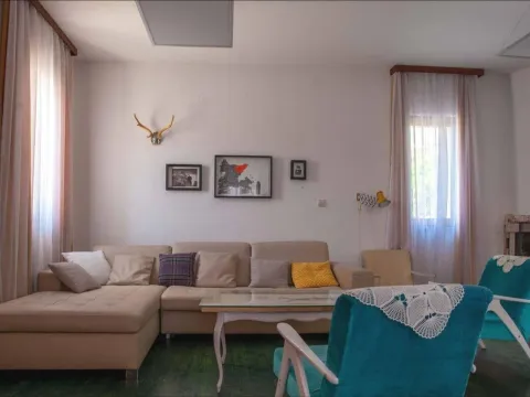 Sale, house, 435m², Šušanj, Bar - image 10
