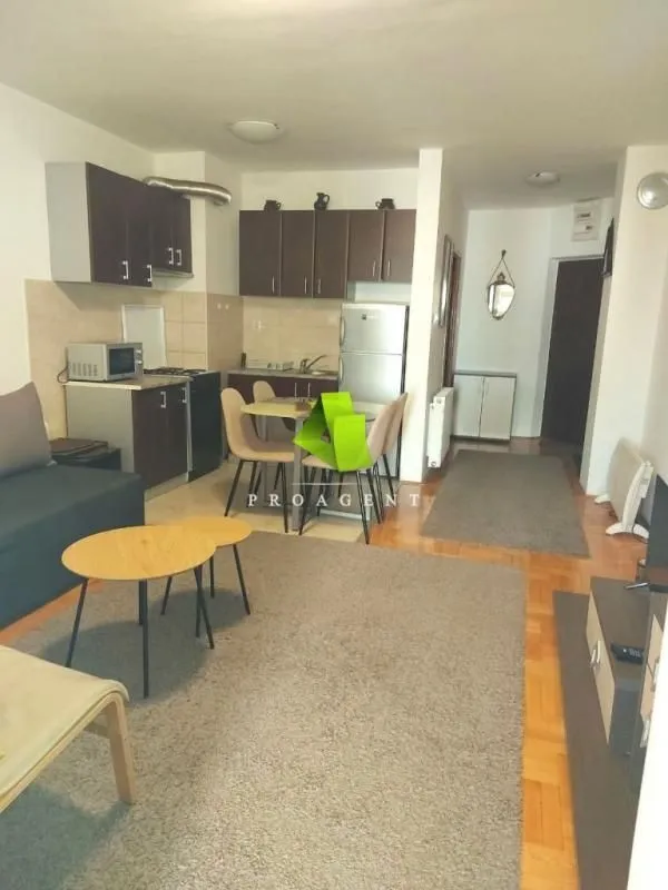 Rent, one bedroom apartment, 40m², Medijana, Niš