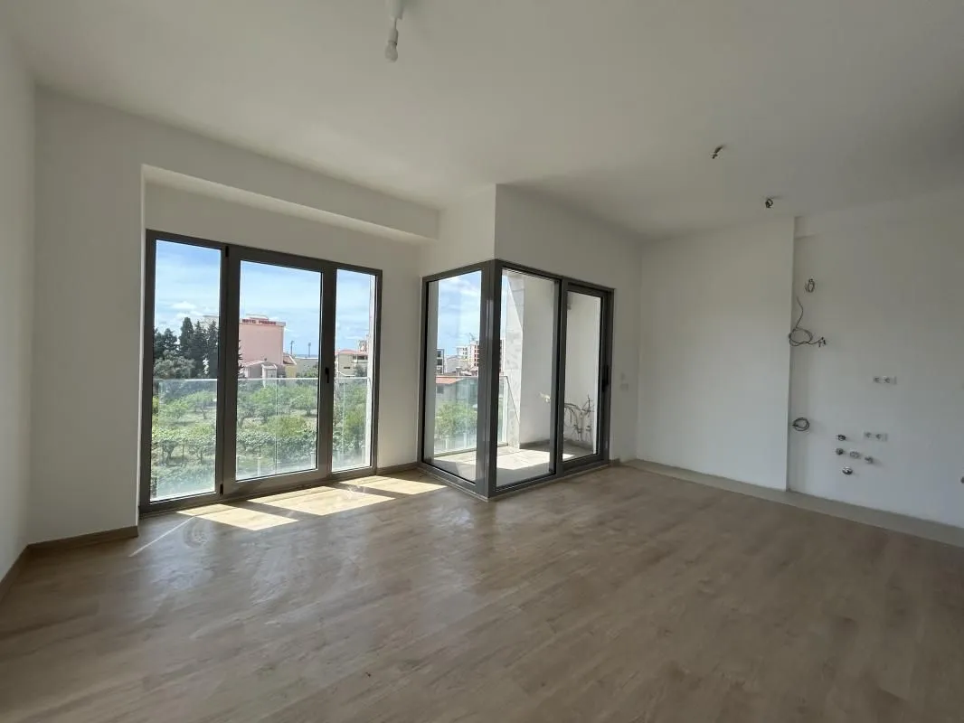 Prodaja, dvosoban stan, 74m², Bar, Crna Gora