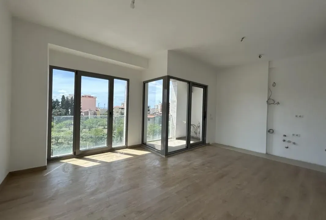 Prodaja, dvosoban stan, 74m², Bar, Crna Gora