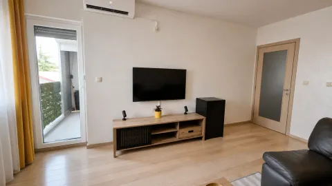 Rent, one bedroom apartment, 48m², Autobuska stanica, Podgorica - image 3