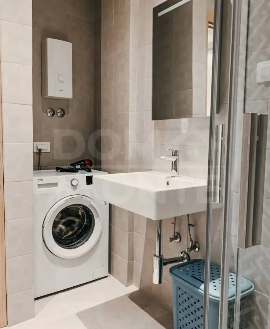 Izdavanje, jednosoban stan, 40m², Tivat, Crna Gora