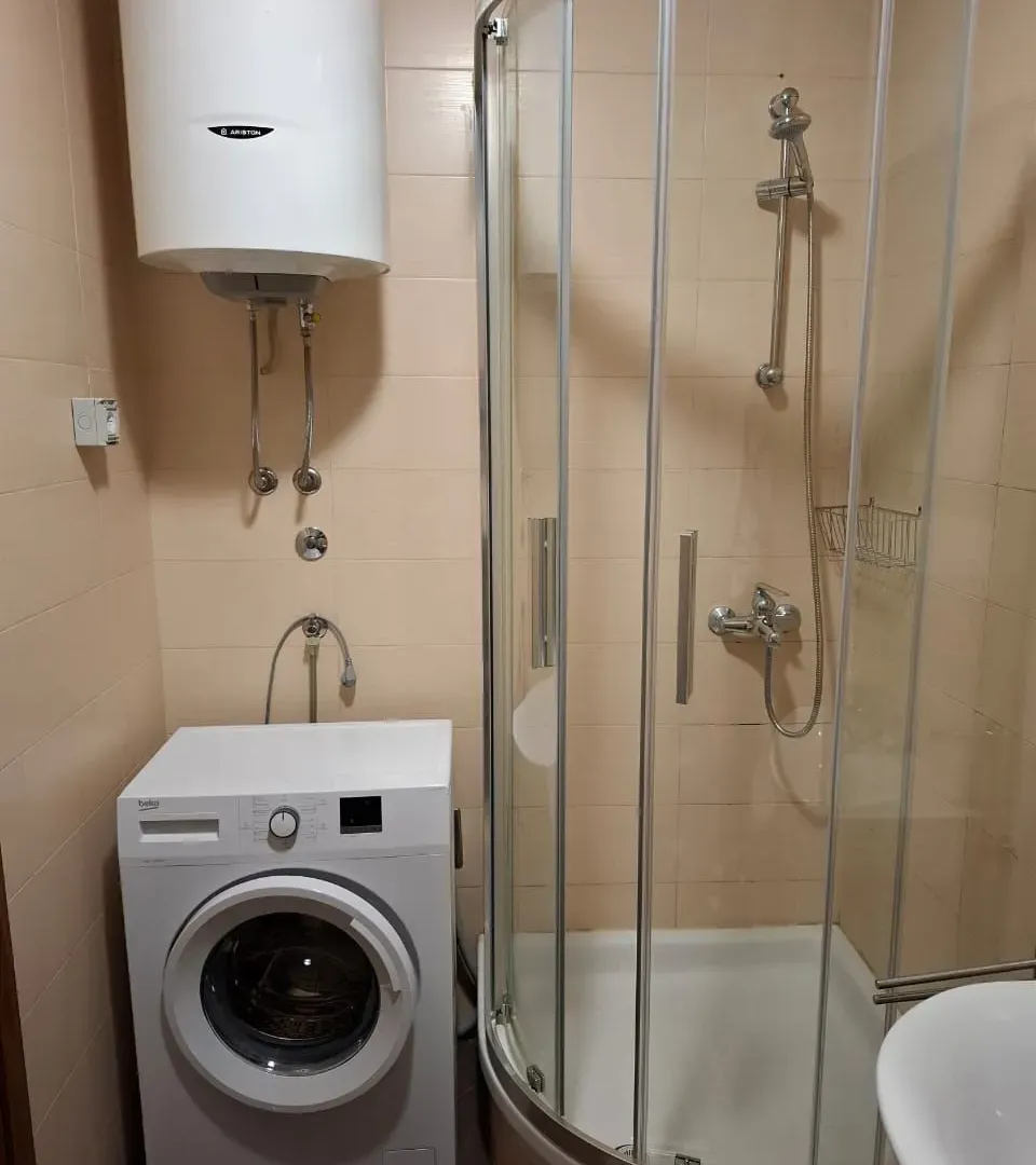 Izdavanje, jednosoban stan, 50m², Stari Aerodrom, Podgorica