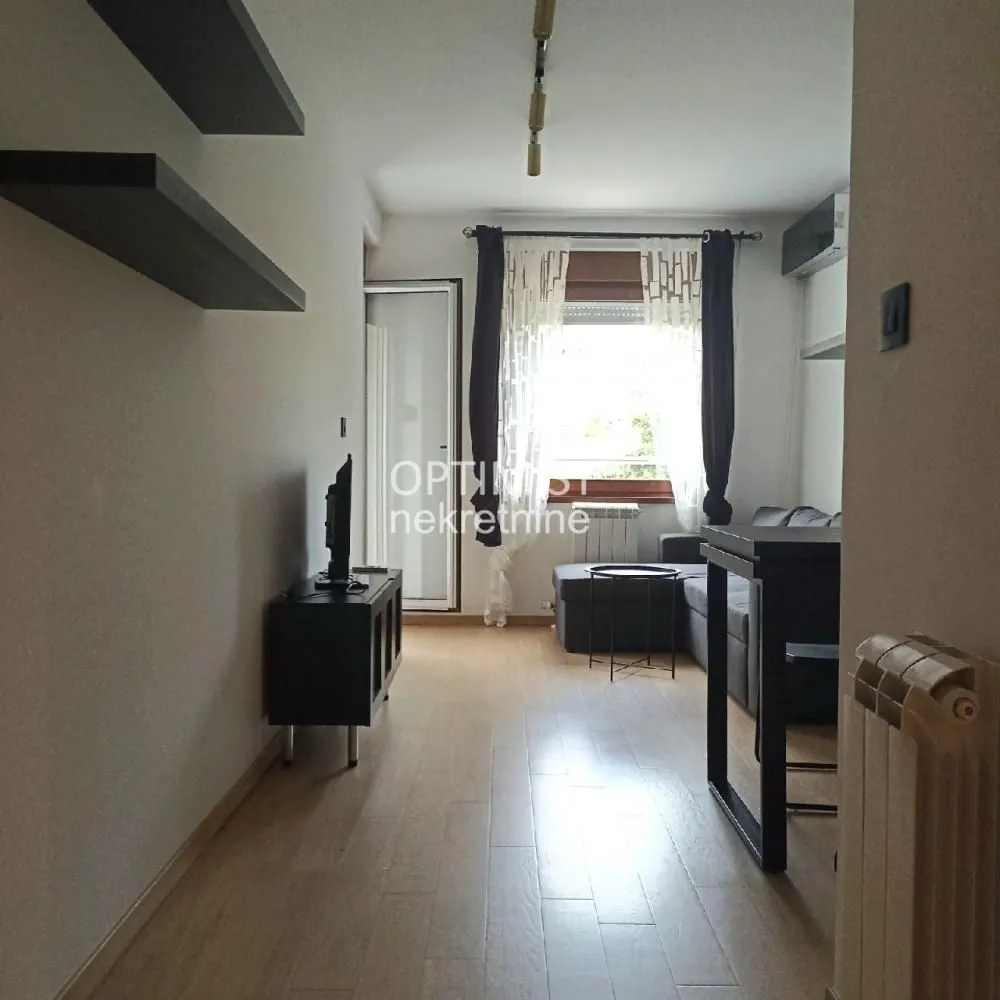 Rent, two bedroom apartment, 36m², Crveni Krst, Beograd