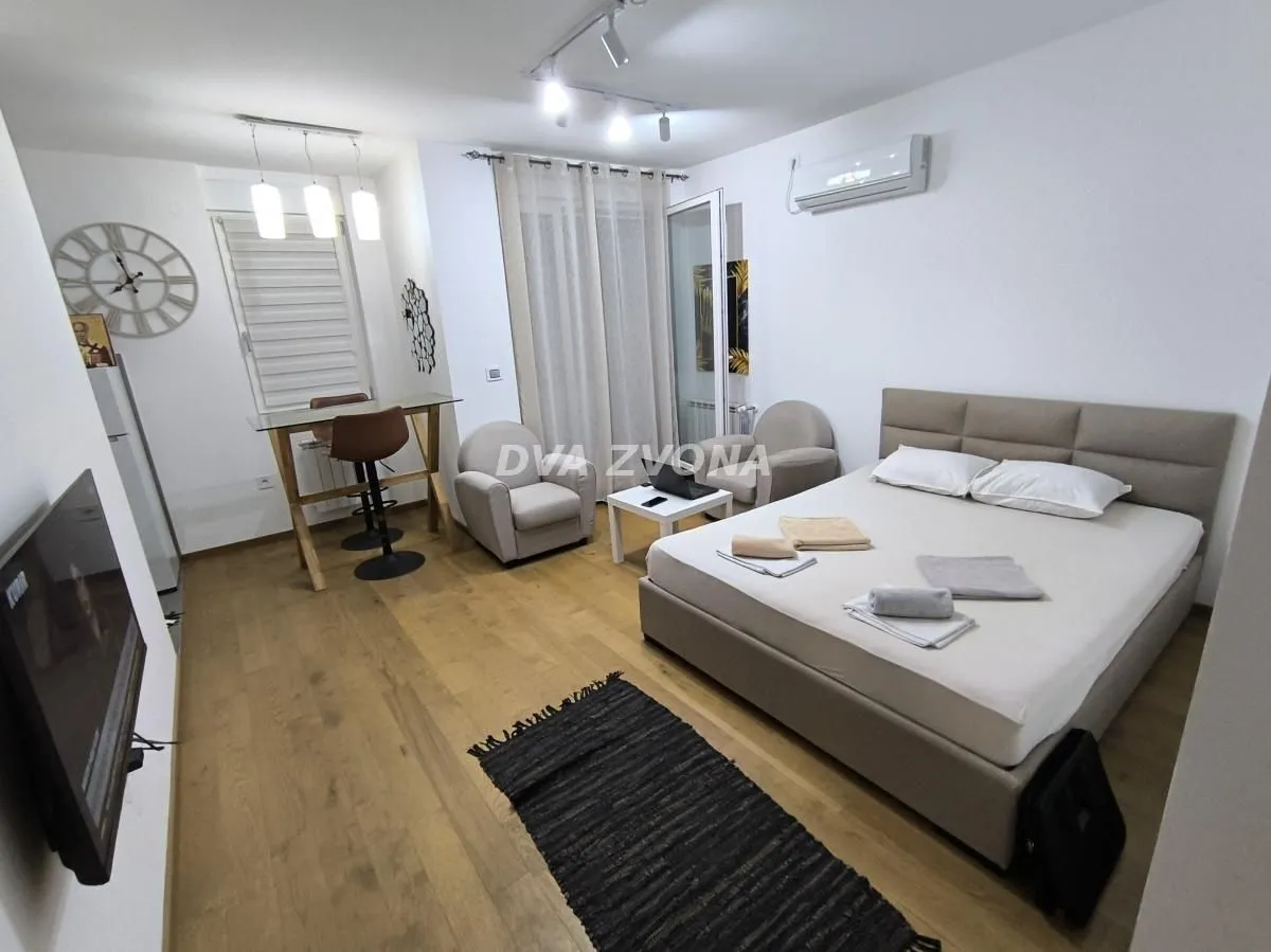 Prodaja, garsonjera, 29m², Adamovićevo Naselje, Novi Sad Sve Podlokacije