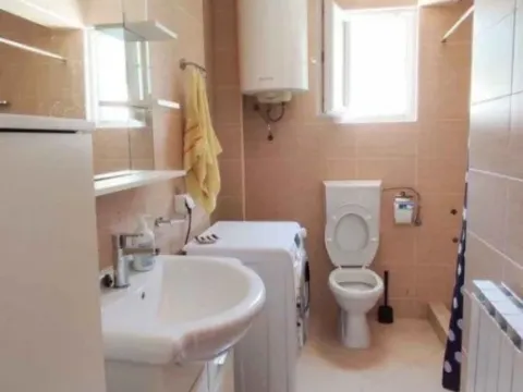 Izdavanje, kuća, 150m², Donja Lastva, Tivat - image 5