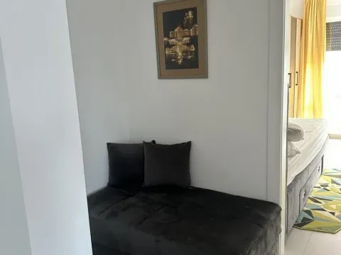 Izdavanje, trosoban stan, 54m², Medijana, Niš - image 11