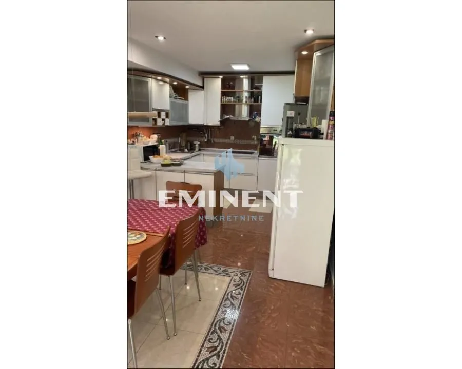 Izdavanje, kuća, 150m², Savski Venac, Beograd