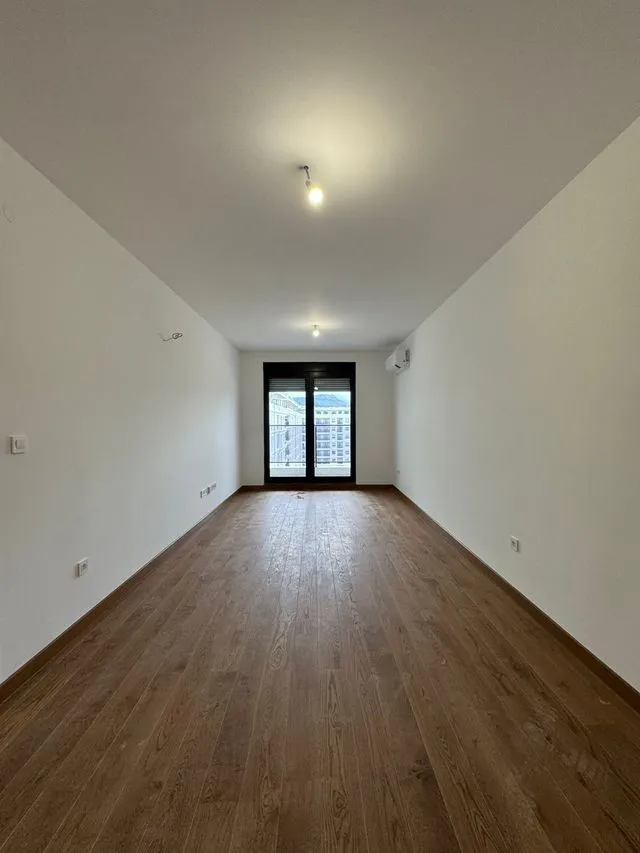 Izdavanje, dvosoban stan, 64m², Tološi, Podgorica