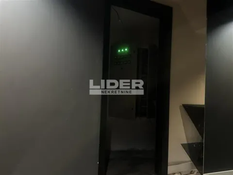 Izdavanje, poslovni prostor, 210m², Stari Grad, Beograd - image 7