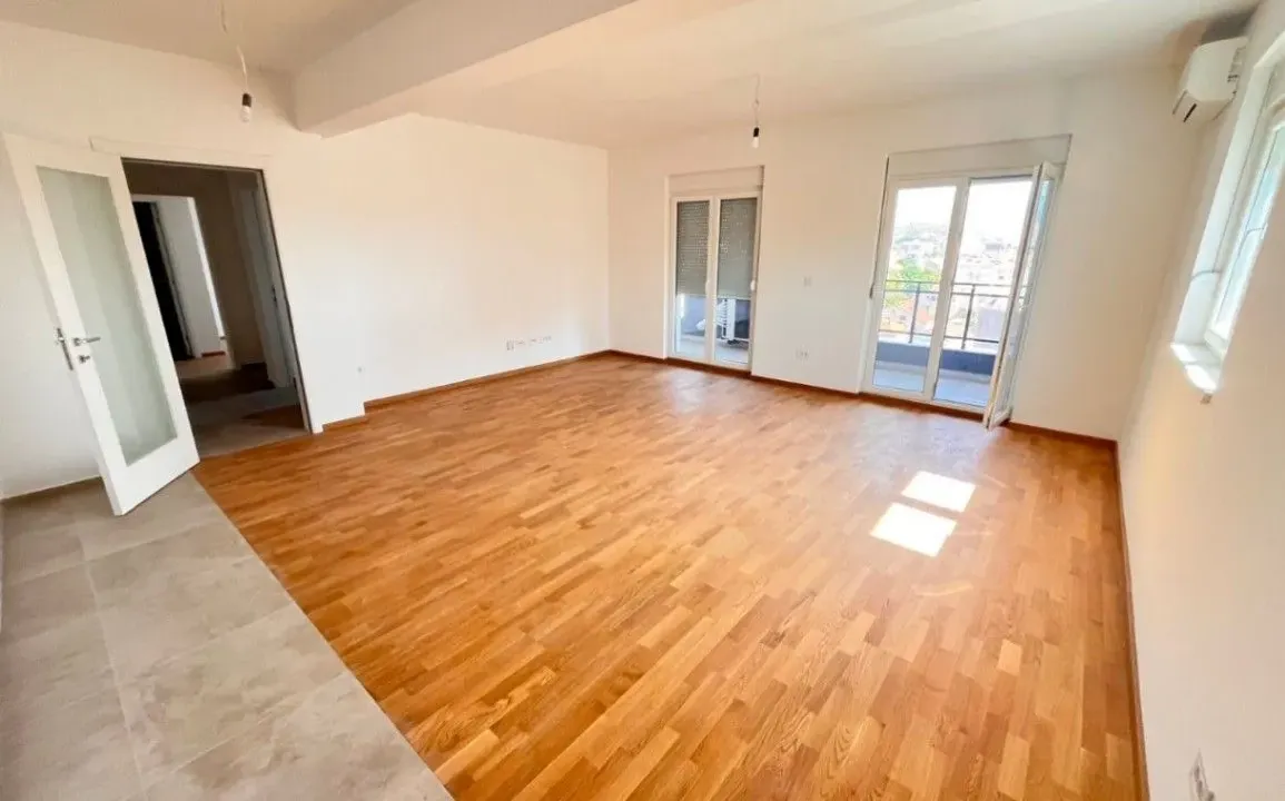 Prodaja, dvosoban stan, 106m², Stari Aerodrom, Podgorica