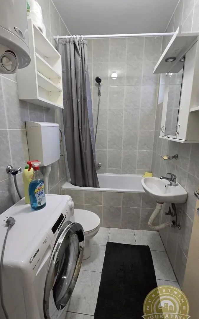 Izdavanje, jednosoban stan, 38m², Socijalno, Novi Sad Sve Podlokacije