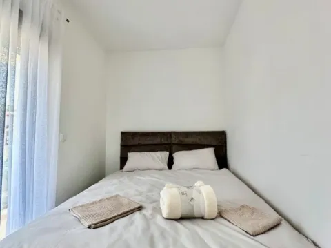 Izdavanje, jednosoban stan, 45m², City Kvart, Podgorica - image 9