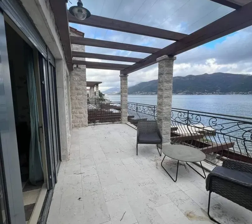 Prodaja, kuća, 252m², Krašići, Tivat