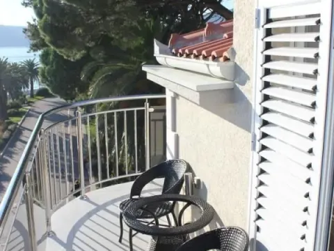 Izdavanje, dvosoban stan, 80m², Centar, Tivat - image 5