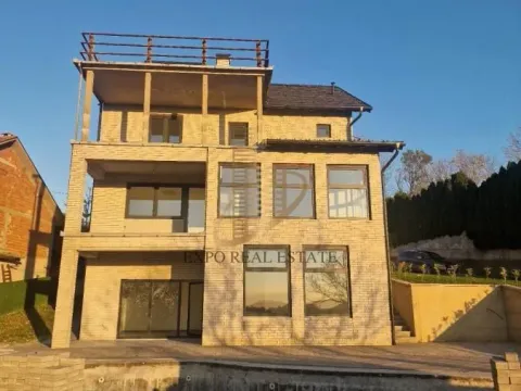 Sale, house, 550m², Sremska Kamenica, Petrovaradin