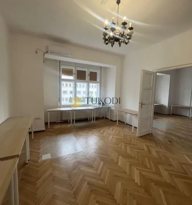 Prodaja, četvorosoban stan, 119m², Centar, Novi Sad