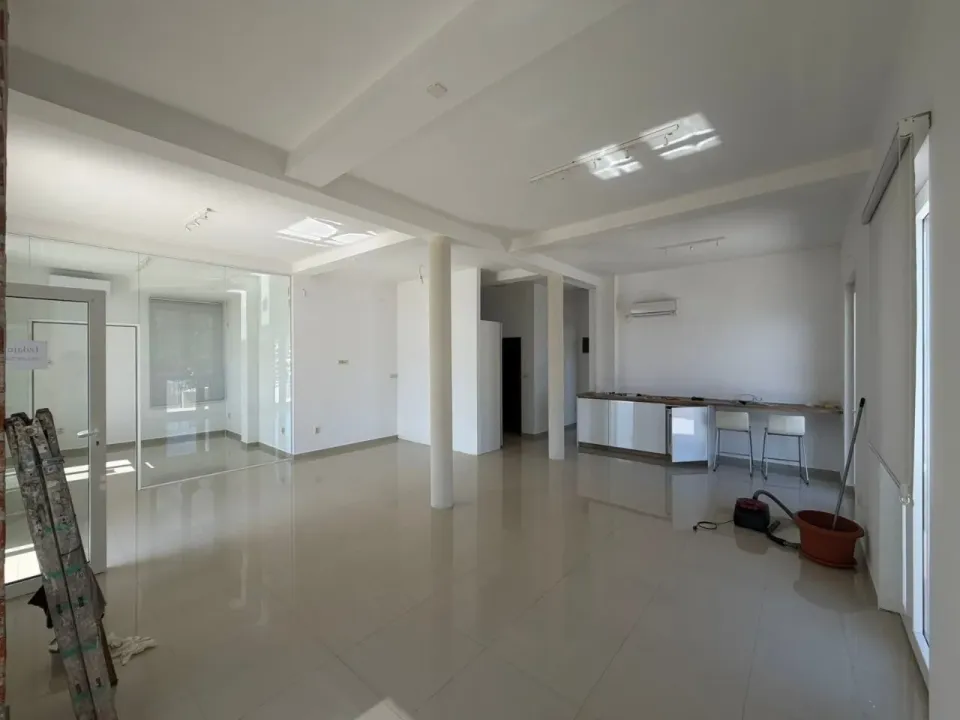 Rent, office space, 87m², Centar, Tivat