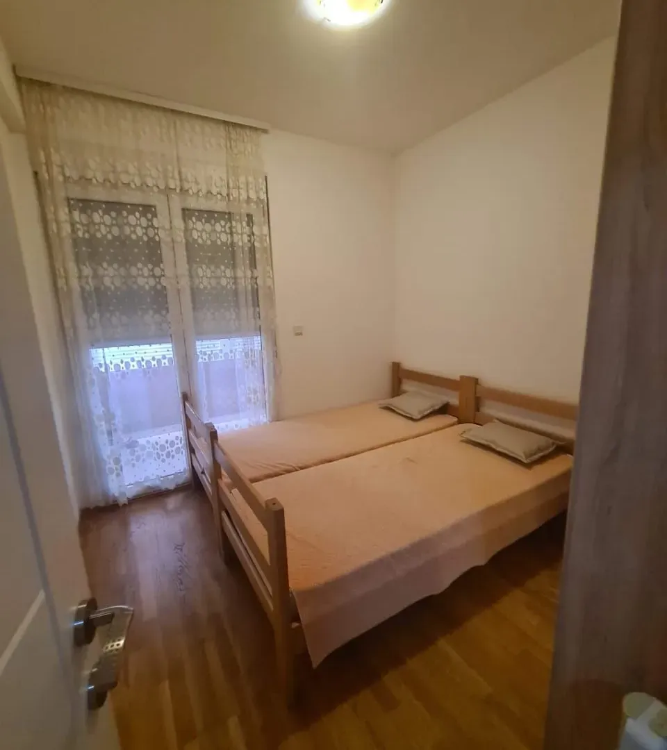 Izdavanje, jednosoban stan, 37m², Stari Aerodrom, Podgorica