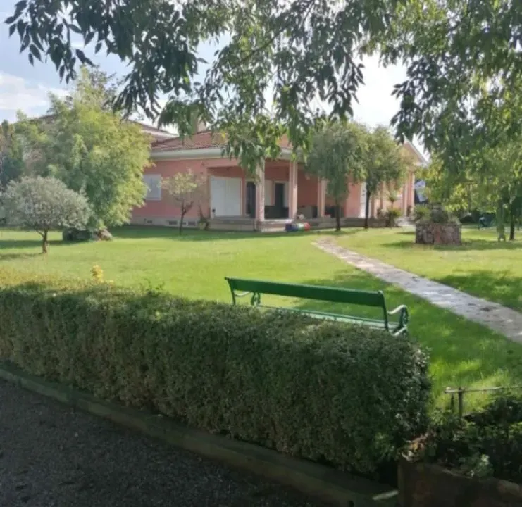 Rent, house, 350m², Donja Gorica, Podgorica